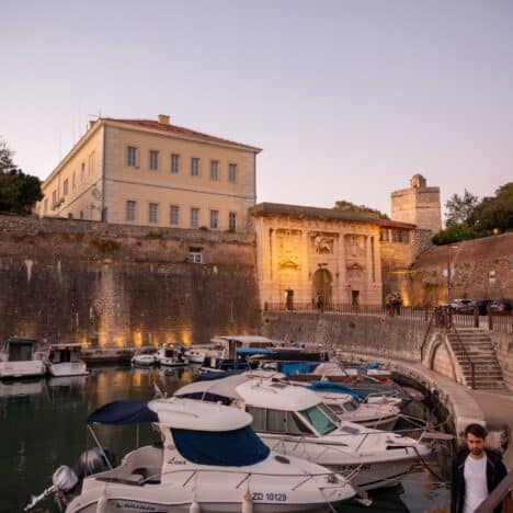 Visit Plitvice Lakes, everything you need to know